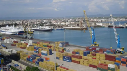 Mbërrin në Durrës anija më e madhe që ka shkarkuar në një port shqiptar