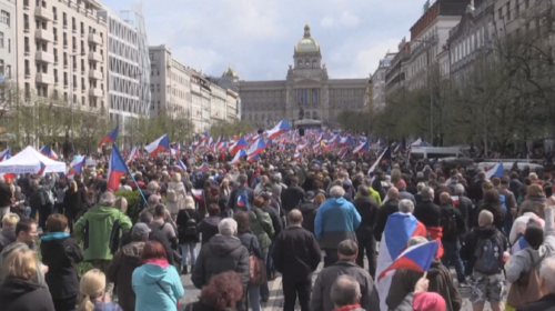 Protesta në Çeki/ Populistët kërkojnë largimin e qeverisë dhe daljen nga NATO