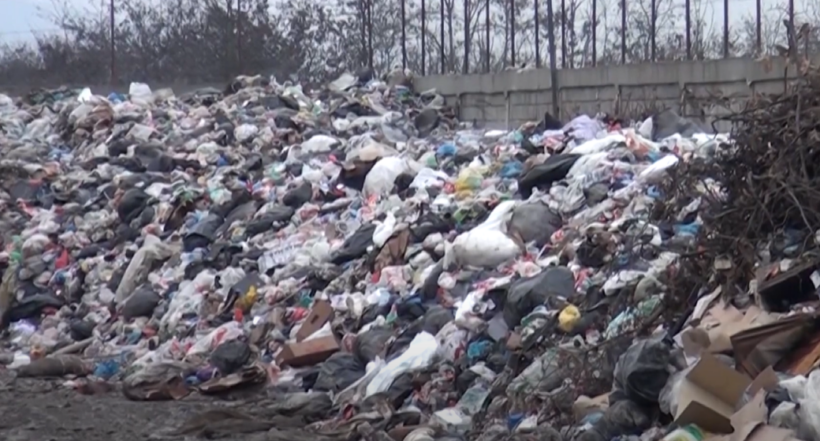 (VIDEO) Ministria e Ekologjisë përgatit rregullore për tarfimin e pagesës së mbeturinave