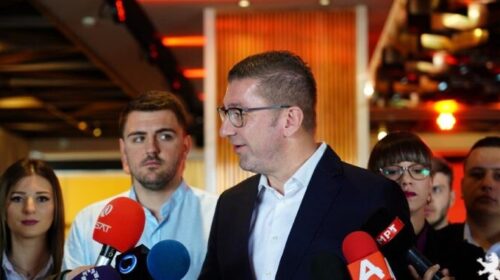 Mickoski: Presion ka, por nuk do të ketë ndryshime kushtetuese