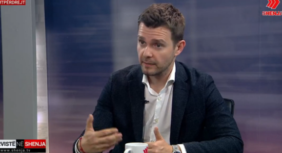 Mucunski: Ndryshimet kushtetuese dhe kontesti me Bullgarinë kërkojnë kohë, planifikohet takim me homologun bullgar