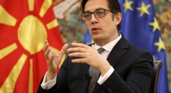 Pendarovski paralajmëron: Problem i madh nëse shfuqizohet Ligji për Gjuhët