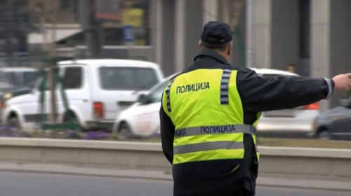 (VIDEO) Sanksionohen 200 shoferë në Shkup, gjysma e tyre për tejkalim të shpejtësisë