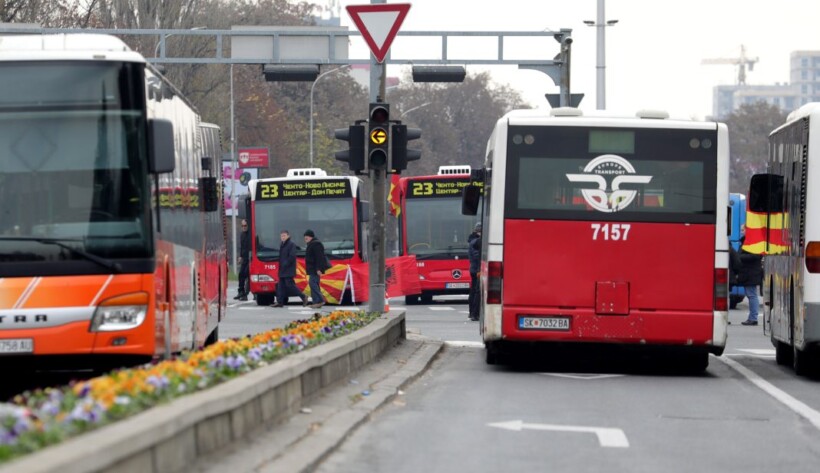 (VIDEO) Transportuesit privat u rikthyen me 105 autobusë