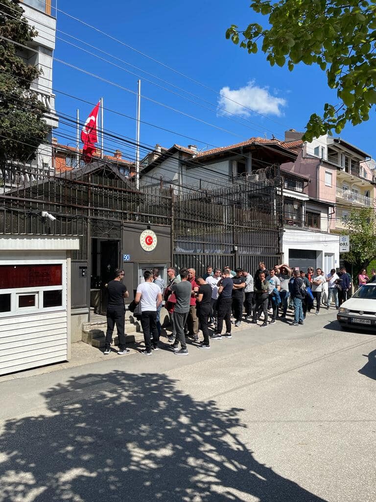 Qytetarët me shtetësi turke në Kosovë votojnë sot për zgjedhjet në Turqi