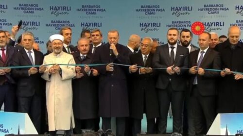 (VIDEO) Gashi krah Erdoganit pret shiritin e “Xhamisë Barbaros Hajredin Pasha”