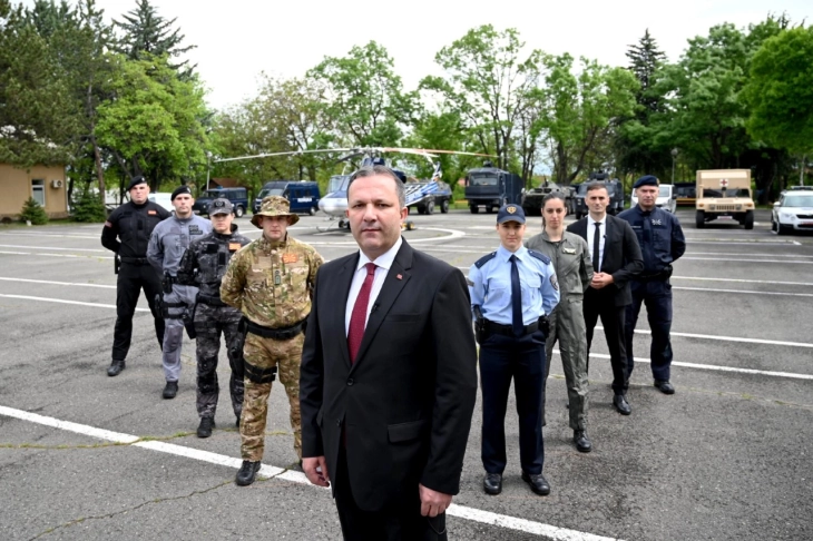 Spasovski: Nëpunësit policorë janë simboli dhe besimi në institucione