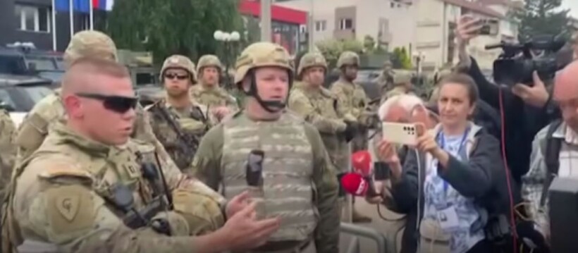 Ushtari amerikan, ish-kryetarit të Leposaviqit: Nuk jam këtu për negociata (VIDEO)