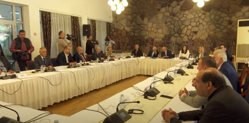 (VIDEO) Kovaçevski takon partnerët e koalicionit, së bashku të ecim drejt Evropës