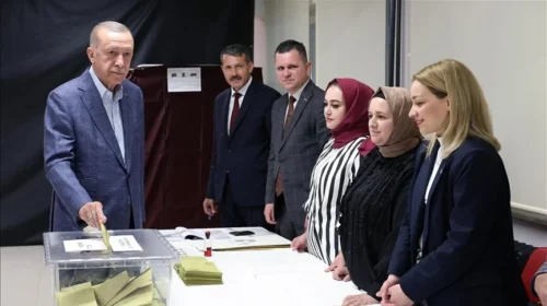 Erdoğan: Është shumë e rëndësishme që të gjithë votuesit të votojnë për të treguar fuqinë e demokracisë turke