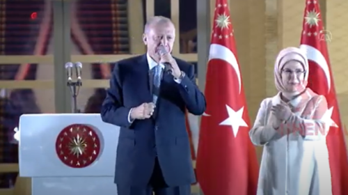 (VIDEO) Liderët urojnë Erdoganin, Shkupi festoi për fitoren