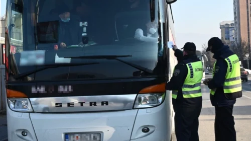 Shqiptohen 31 sanksione për autobusë që kryejnë transport të nxënësve