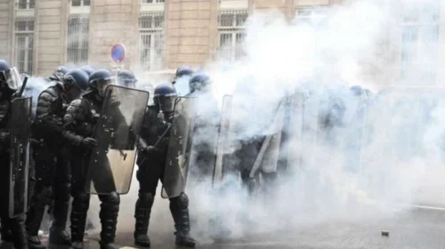 Tensione dhe përleshje gjatë protestave të 1 majit në Francë: 108 policë të plagosur, arrestohen 290 persona