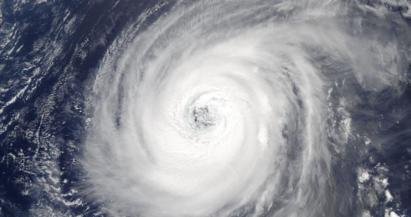 Shkencëtarët: Ndryshimet klimatike i bëjnë ciklonet më shkatërruese