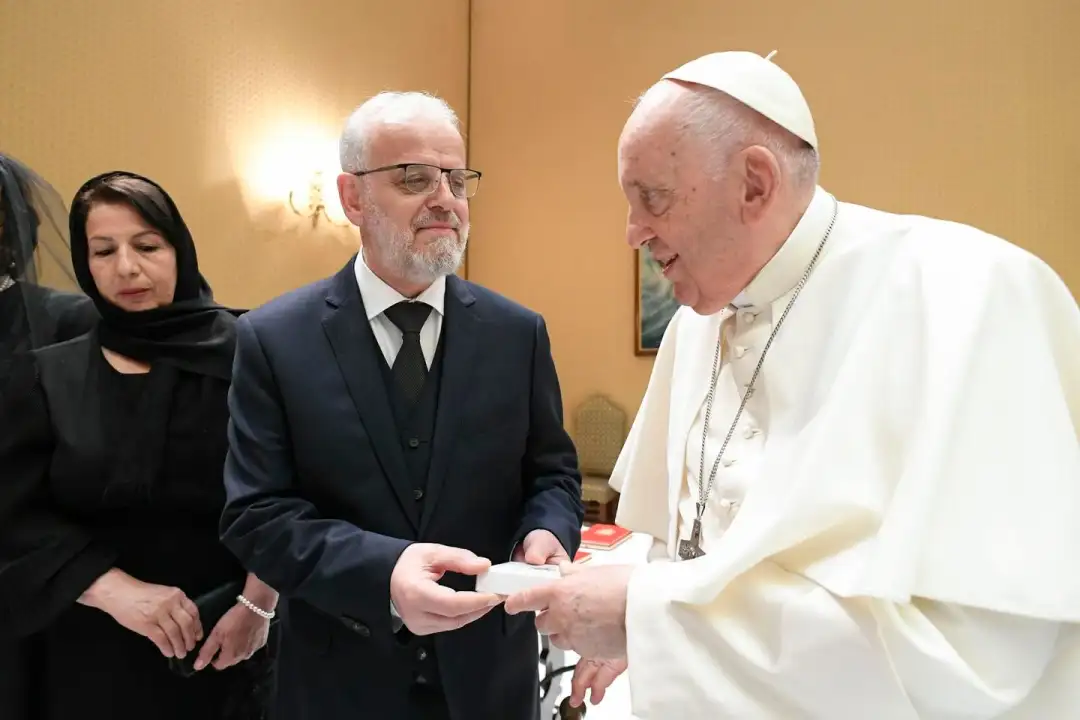 (VIDEO) Takimi Xhaferi – Papa: Selia e shenjtë do të ketë përfaqësi në Shkup