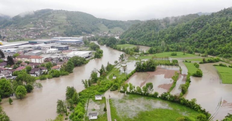 Përmbytje në Kroaci dhe Bosnje-Hercegovinë, dalin nga shtrati disa lumenj