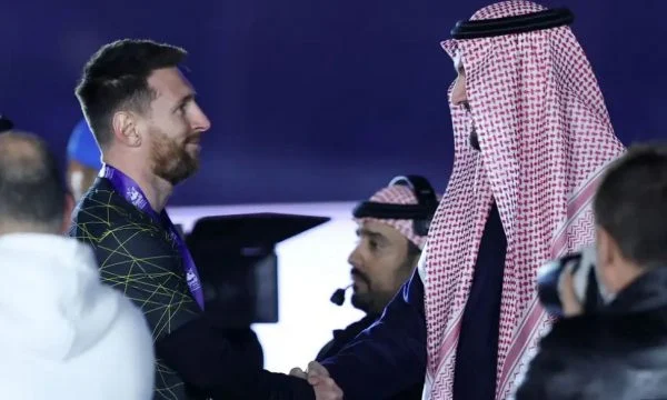 Messi në bisedime me sheikët arabë për një transferim me shifra marramendëse