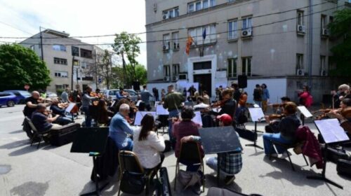 Protestë e re e punonjësve të Filharmonisë para Ministrisë së Kulturës në Shkup