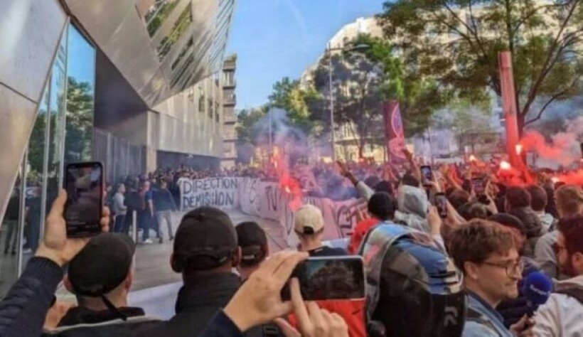 Tifozët e PSG-së i vazhdojnë protestat