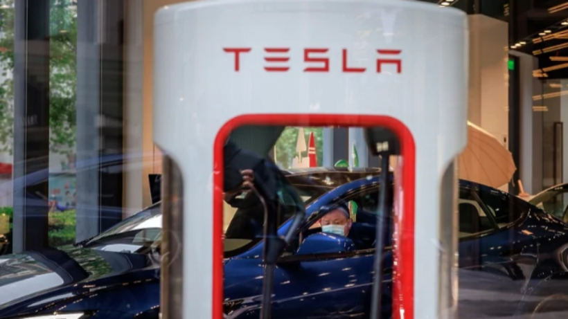 Tesla largon një milion vetura për shkak të sigurisë
