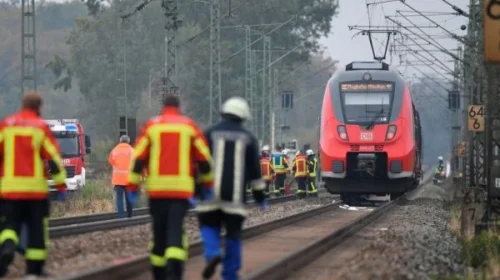 Treni përplas për vdekje dy persona në Gjermani