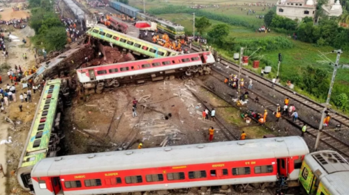 Aksidenti tragjik në Indi, më shumë se 280 të vdekur dhe 850 të plagosur nga përplasja e trenave