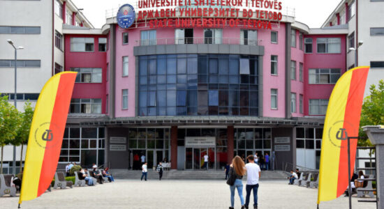 Kuvendi i RMV-së miratoi ligjin me të cilin çdo student në RMV do të marrë 250 euro për pajisje elektronike