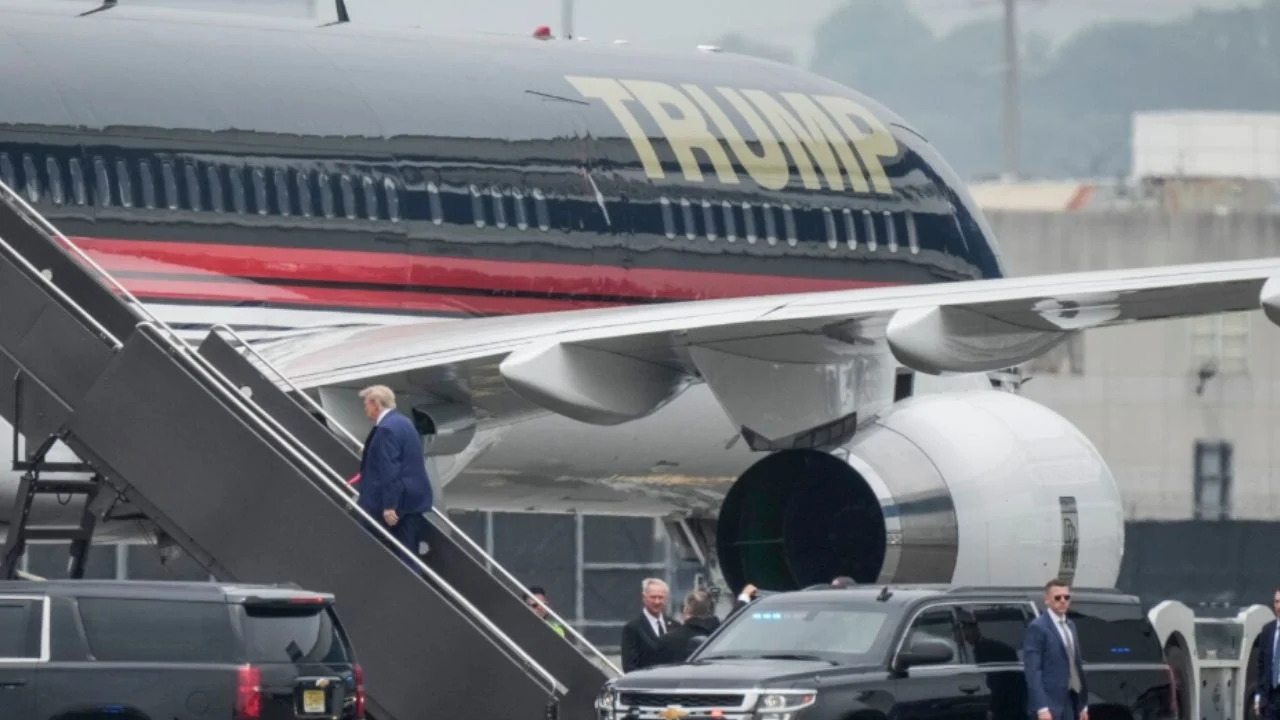 Dokumentet sekrete, Trump mbërrin në Florida për përballjen e parë me aktpadinë