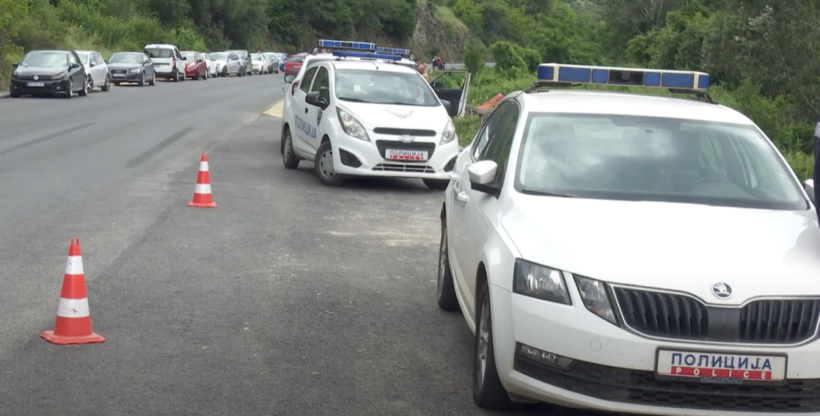 (VIDEO) Eksperti i sigurisë: Rrugët e pasigurta dhe shoferët e pakujdesshëm shkaktojnë aksidente