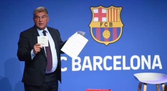 Inspektorët e UEFA-s kërkojnë dënimin e Barcelonës, “topi” në fushën e Ceferin