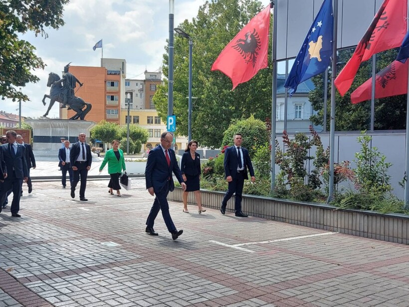 Begaj për kidnapimin e policëve: Akt i rëndë provokativ – ndërkombëtarët të ndërhyjnë