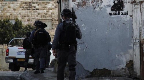 Forcat izraelite plagosin 2 palestinezë dhe arrestojnë 22 të tjerë në Bregun Perëndimor