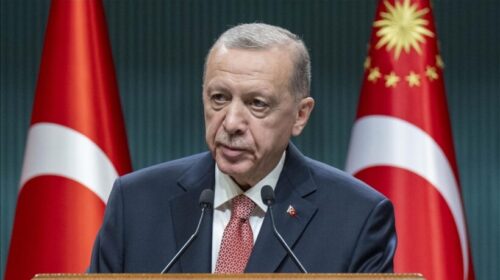 Presidenti Erdoğan ngushëllon kryeministrin pakistanez për të vdekurit në fatkeqësinë e anijes në Greqi