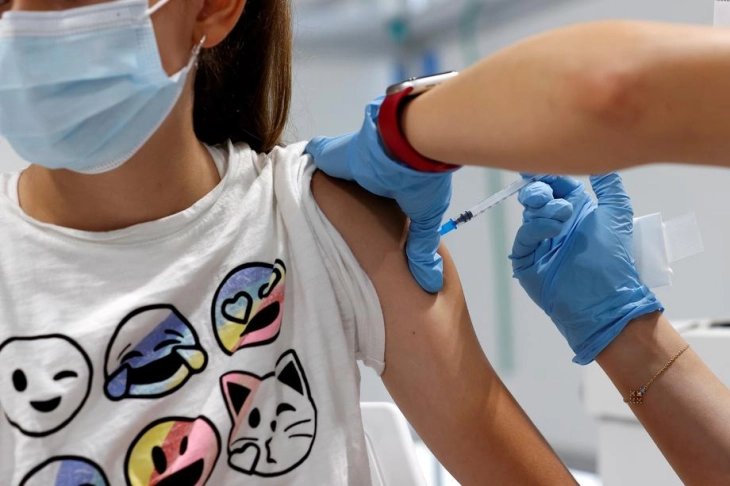 Vaksinohen mbi 1000 fëmijë për vaksinimet rutinë të humbura gjatë fushatës së MSH-së dhe OBSH-së “Derë më derë”