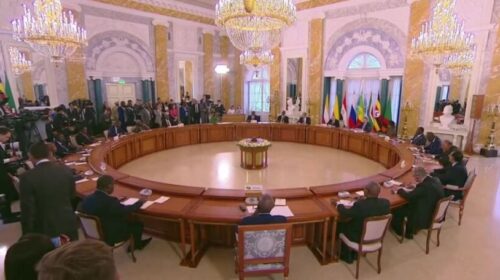 Vizita e delegacionit afrikan në Rusi, Putin: Jemi të hapur për dialog me Ukrainën