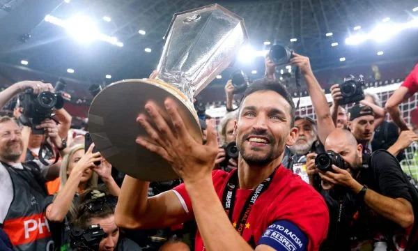 Jesus Navas, më i miri i sezonit në Ligën e Evropës