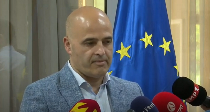 (VIDEO) Kovaçevski: Jo-ja u bë Po, e përgëzojmë Mickoskin!