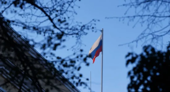 Finlanda dëbon nëntë diplomatë rusë