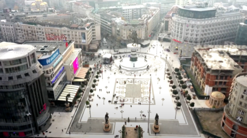 (VIDEO) Monumentet e Shkupit 2014, si laheshin paratë mes qeverisë së Gruevskit dhe juristëve italianë