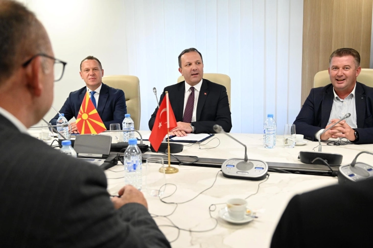 Spasovski në takim me kryetarët e komunave nga Turqia dhe shoqatat e mërgimtarëve maqedonas