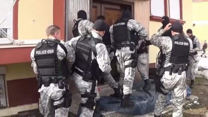 Bastisje në Shkup, policia ka arrestuar funksionarë të BDI-së, inspektorë dhe biznesmenë