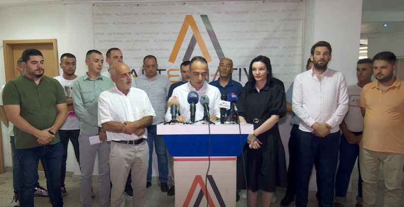 (VIDEO) Anëtarë të Kuvendit të Alternativës kërkojnë dorëheqjen e Ibrahimit dhe Salit
