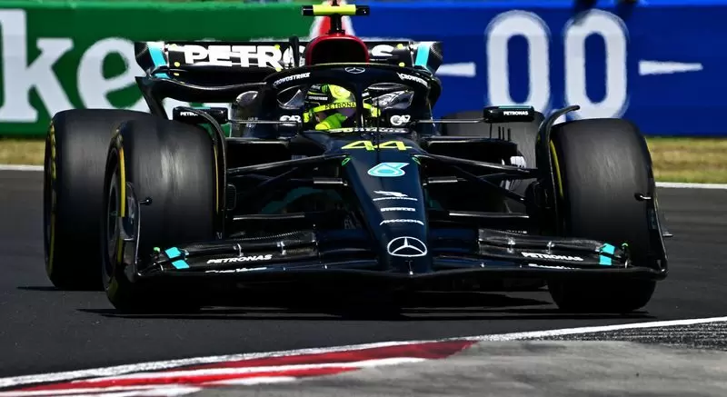Rikthehet Lewis Hamilton, siguron “pole position” në Hungari