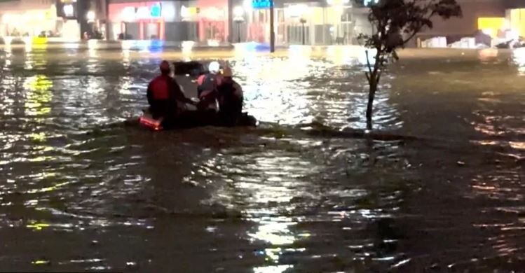 Katër persona zhduken nga shirat e rrëmbyeshëm në Kanada, në mesin e tyre dy fëmijë