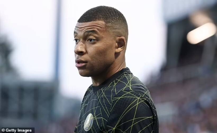 Mbappe rikthehet në stërvitje, sulmuesi nuk u shfaq aspak i lumtur