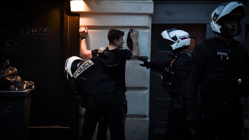 Policia franceze arrestoi mbi 1.300 persona në natën e katërt të protestave të dhunshme