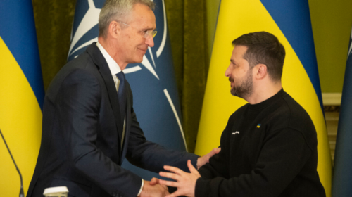 Stoltenberg bisedë telefonike me Zelenskyn: Ukraina, më pranë se kurrë me NATO-n