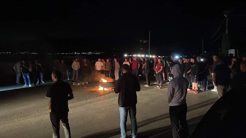 EVN ua ndalë rrymën banorëve të Sllupçanit, ata dalin dhe bllokojnë rrugën