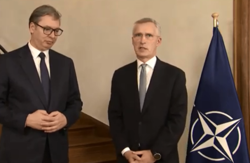 Stoltenberg ia përmend Vuçiqit ushtarët e lënduar në veri të Kosovës