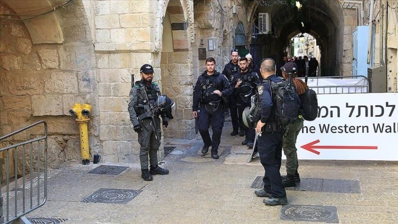 Hebrenjtë fanatikë bastisin Mesxhid Al-Aksanë nën mbrojtjen e policisë izraelite